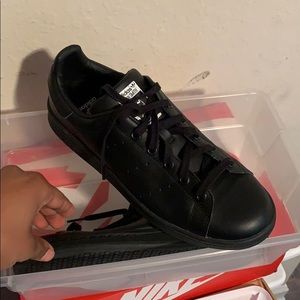 Black Adidas Stan Smith